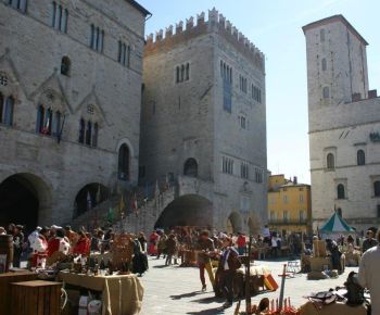Todi, festa con due giorni di eventi per San Fortunato Todi, festa con due giorni di eventi per San Fortunato