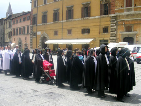 cavalieri templari e dame todi