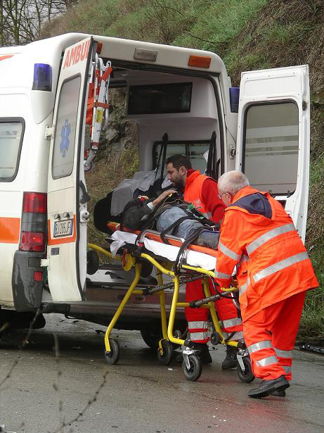 incidente stradale a castiglione - ambulanza