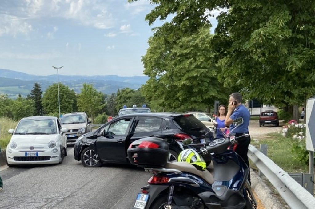 7BABB3BD-7907-43B1-9B4D-7B3C10FC8C3B