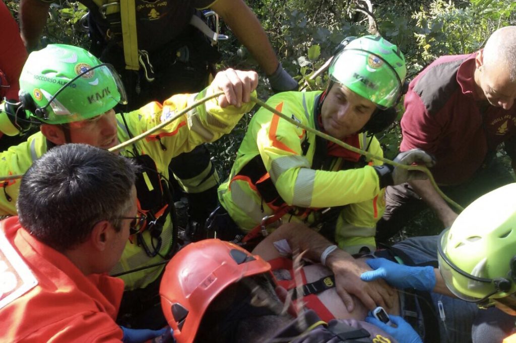 AFA725EC-4A63-4D75-BF2D-BBDA7A5CA72B