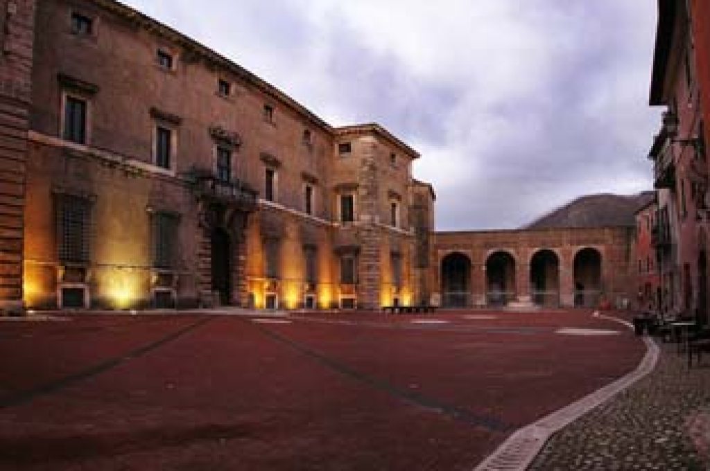 Acquasparta palazzo cesi notturno intero3