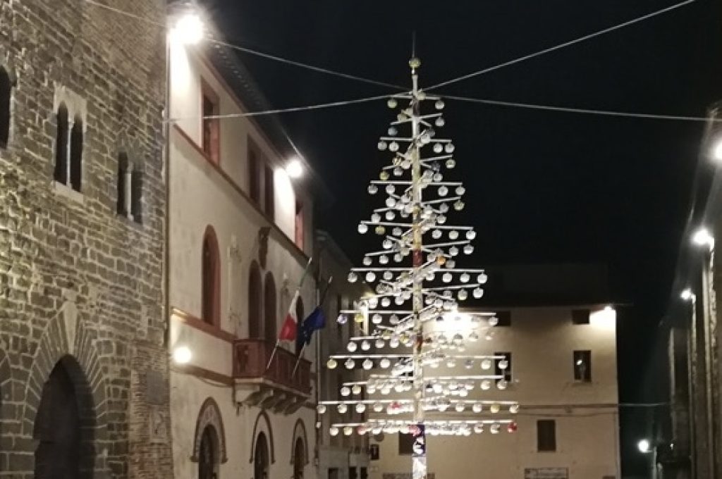 Albero di Natale in Ceramica più grande del Mondo_Deruta(1)