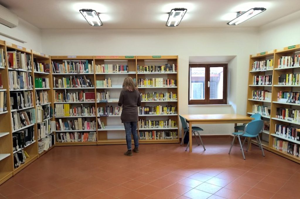 Biblioteca Salvatorelli (1)