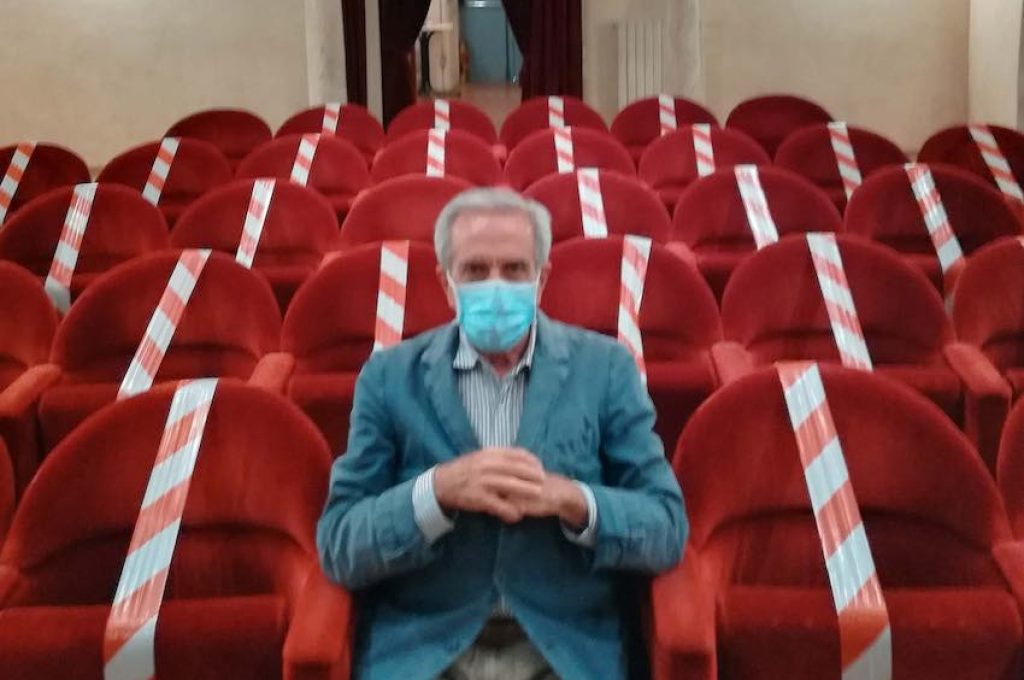 Brenci teatro poltrone vuote