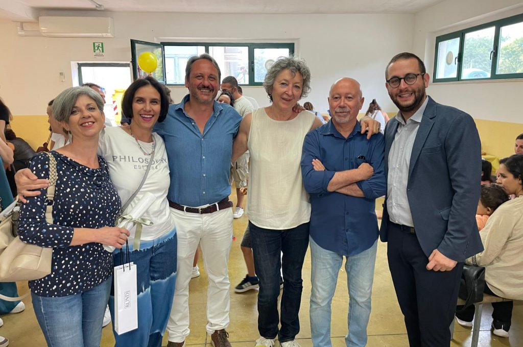 CARLA CHIARINI, al centro, con sindaco e giunta