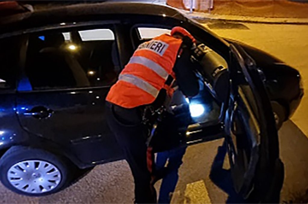 Carabinieri auto droga