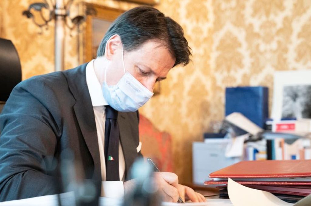 Conte firma dpcm
