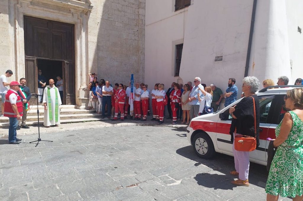 Croce rossa massa mezzi