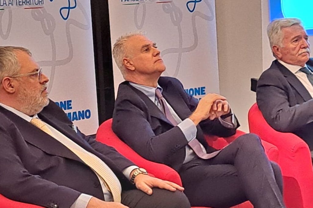 Da sinistra l'assesssore Michele Fioroni, il ministro Paolo Zangrillo, il Presidente CCIAA Umbria, Giorgio Mencaroni-min