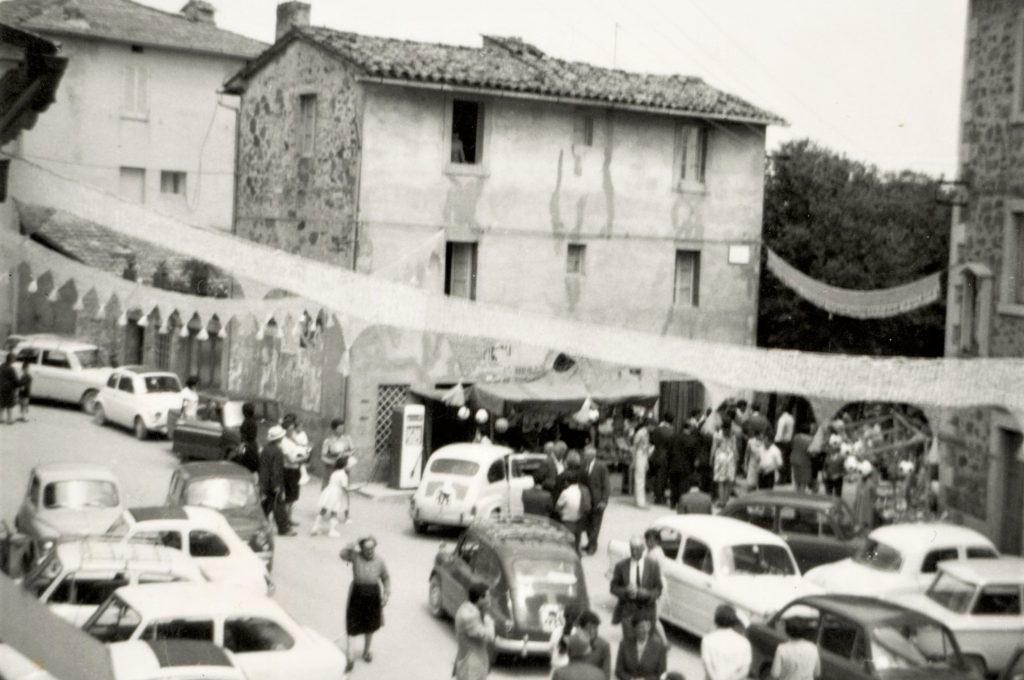Doglio festa di S. Antonio, benedizione delle macchine. 1968