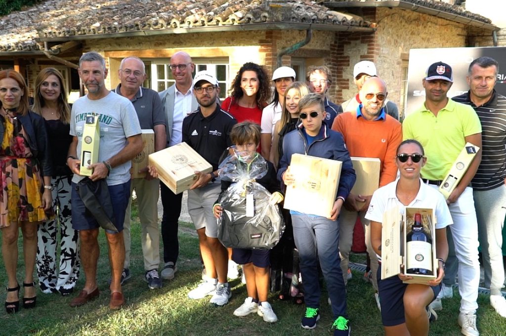 I premiati con istituzioni e dirigenza Satiri Auto