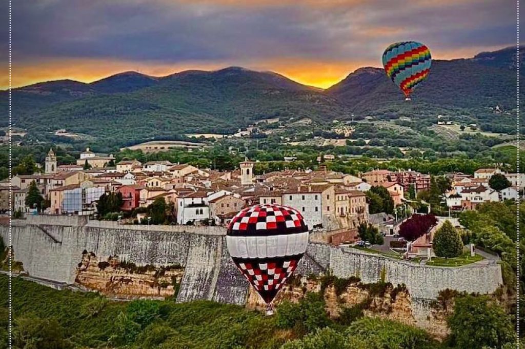 Mongolfiere massa foto