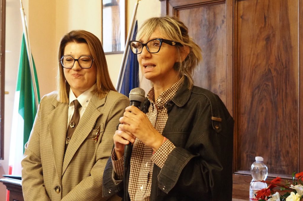 Mote castello sindaco e Meloni