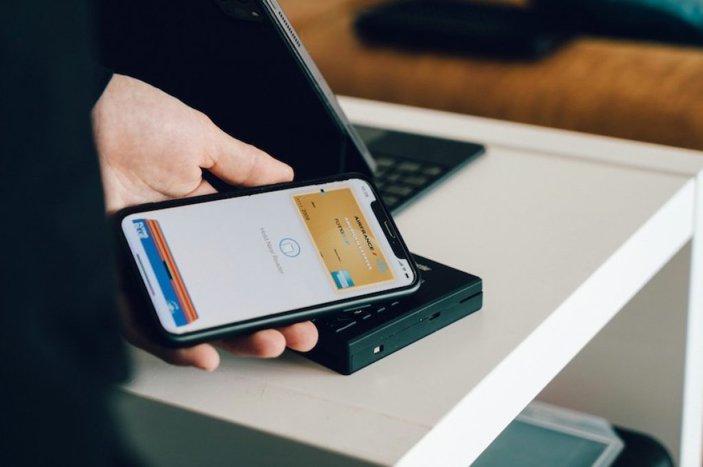 Pagamenti digitali in Italia nel 2023 a quota 444 miliardi (+12%)
