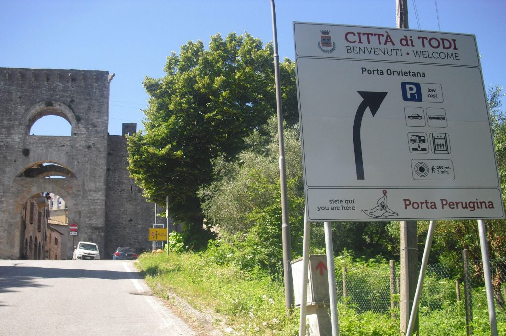 Pannelli_turistici_Todi_Porta_Perugina