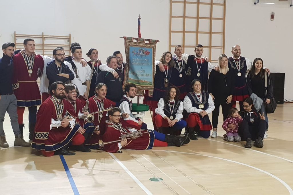 Sbandieratori e musici Città della Pieve (foto 2)