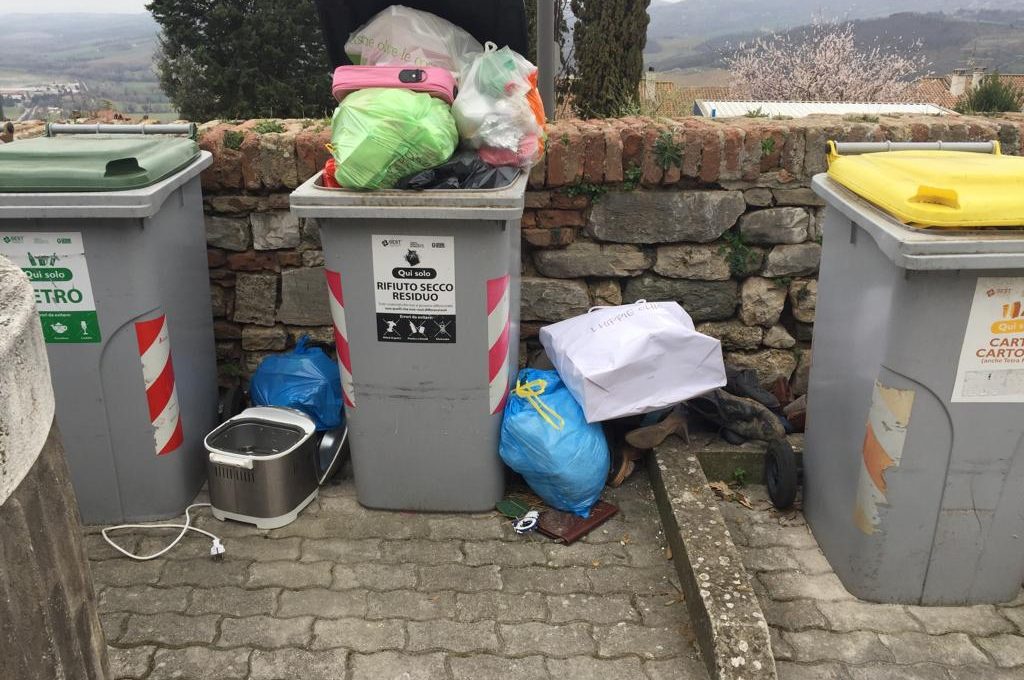 Scorretti conferimenti della nettezza urbana