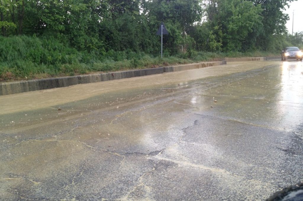 Strada allagata1