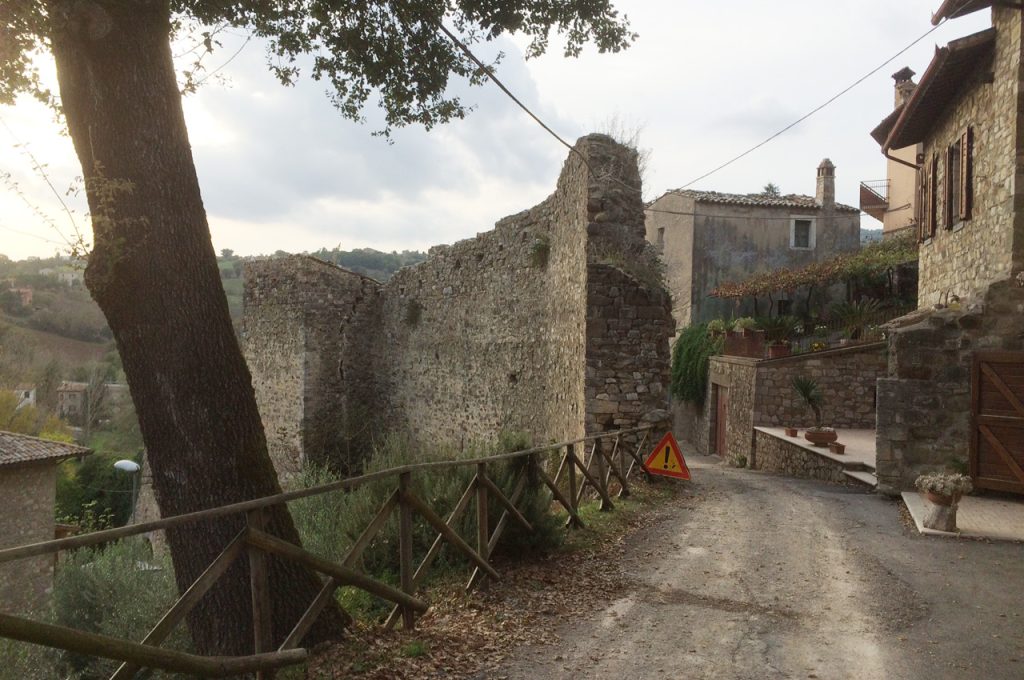 Todi Pontecuti_Borgo[1]