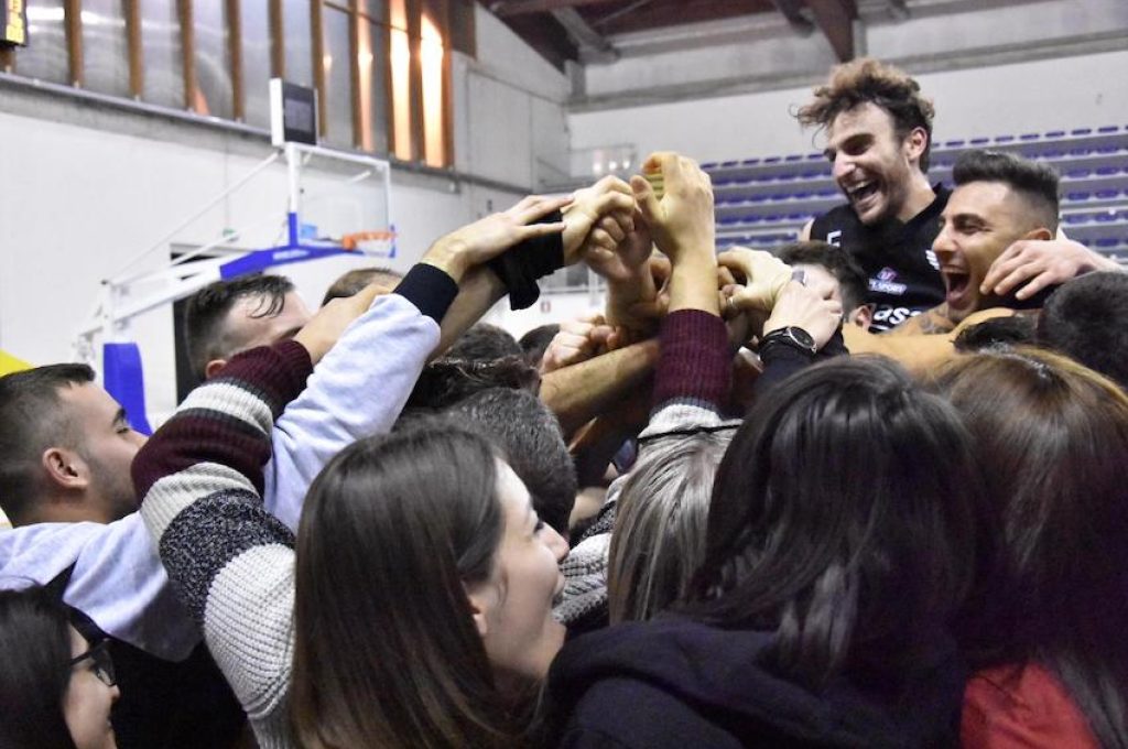abbraccio basket todi