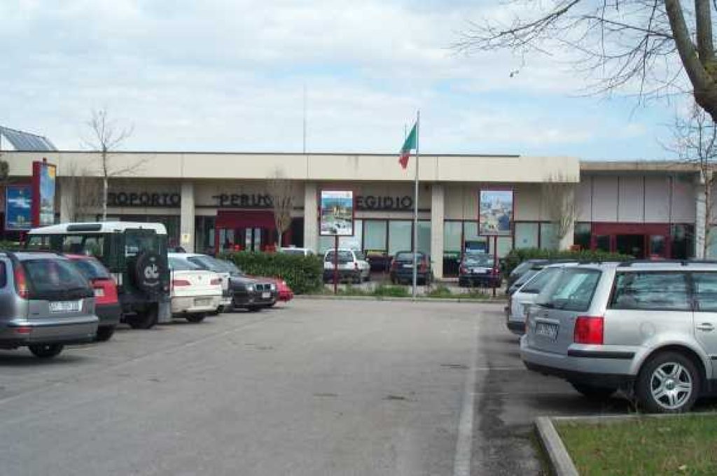 aeroportosperugia2
