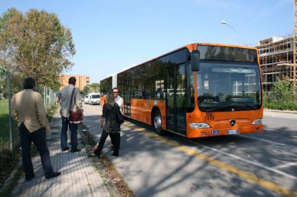 bus-fermo
