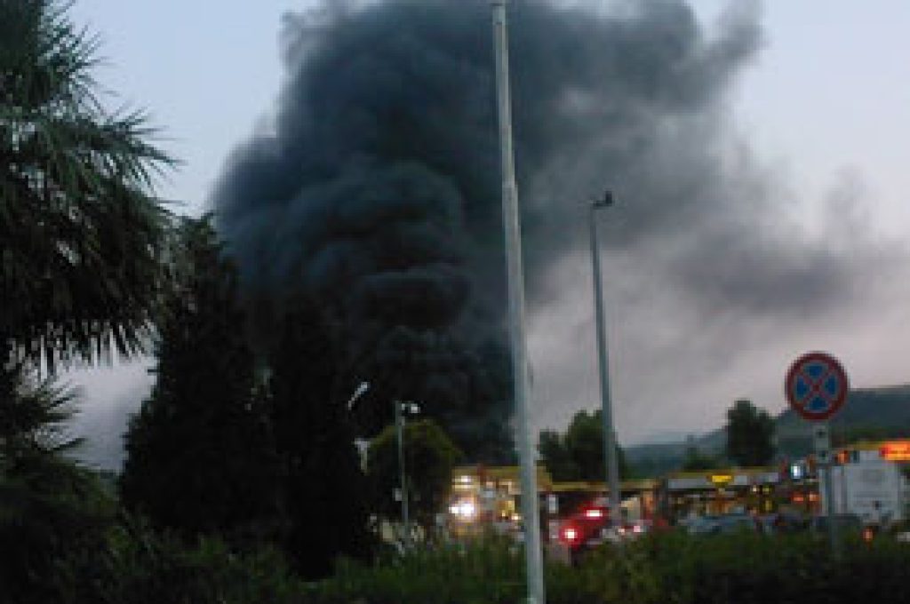 camion-in-fiamme