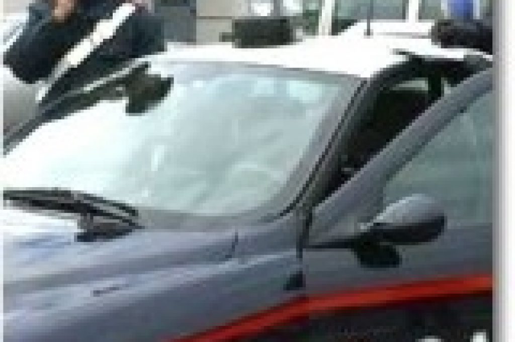 carabinieri-auto-ferma1