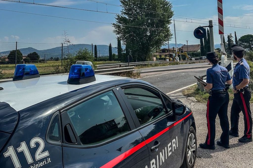 carabinieri passaggio livello
