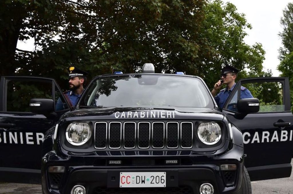 carabinieri postino