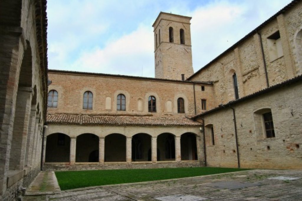 chiostro-ex-convento-santagostino-montefalco