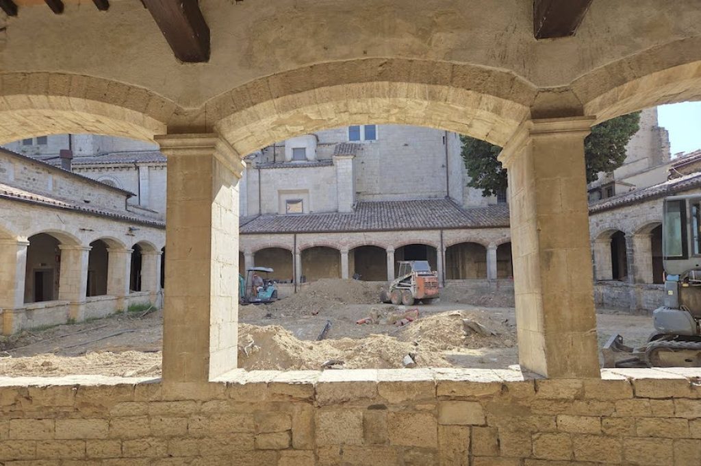 chiostro san fortunato todi2