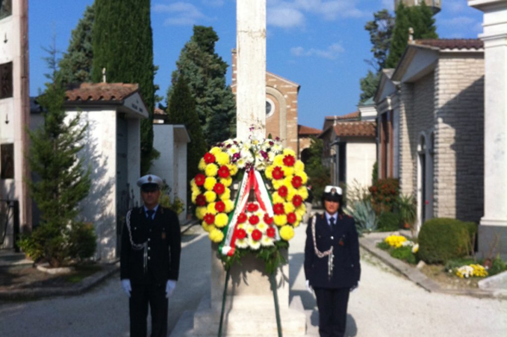 cimiteri_corone_ognissanti_2013