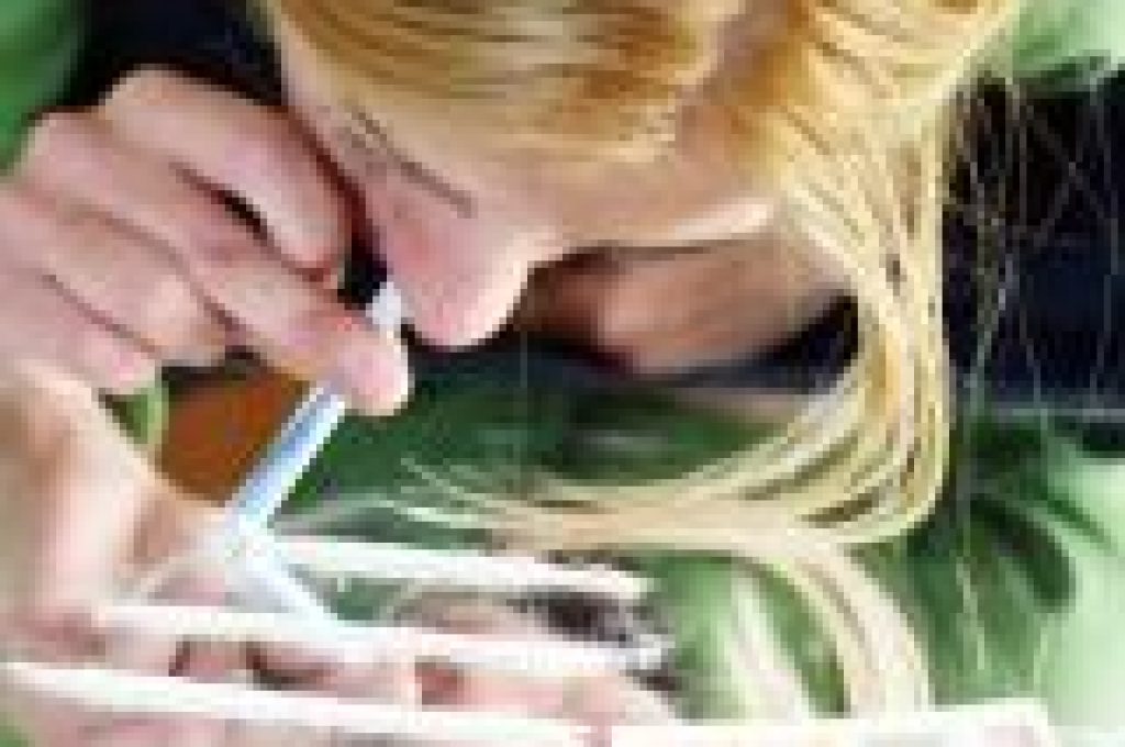 cocaina-ragazza-che-sniffa1