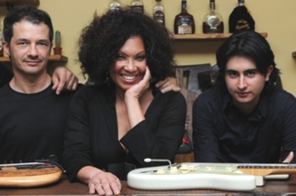 crystal-white-dp-band-per-sito1