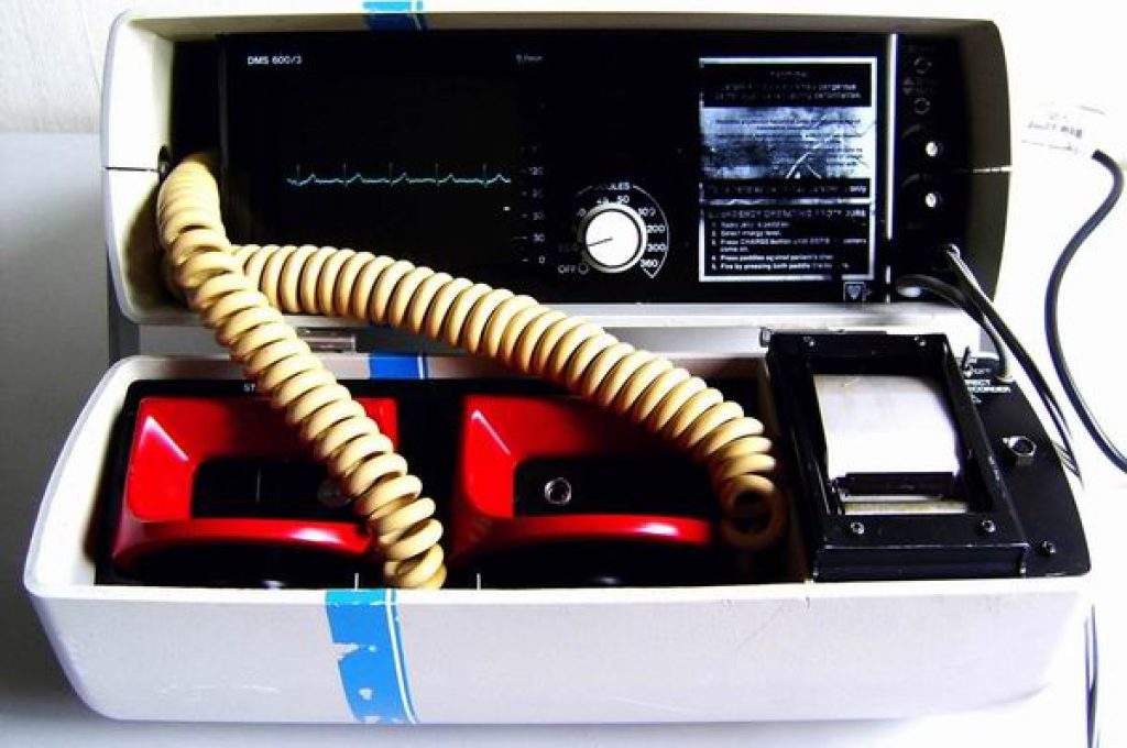 defibrillatore13
