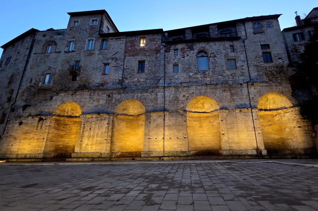 foto nicchioni romani todi