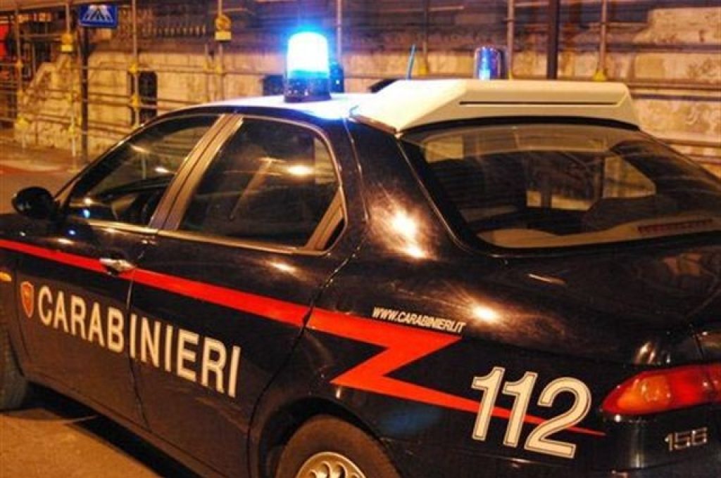 gazzella_carabinieri_alba_notte_notturna