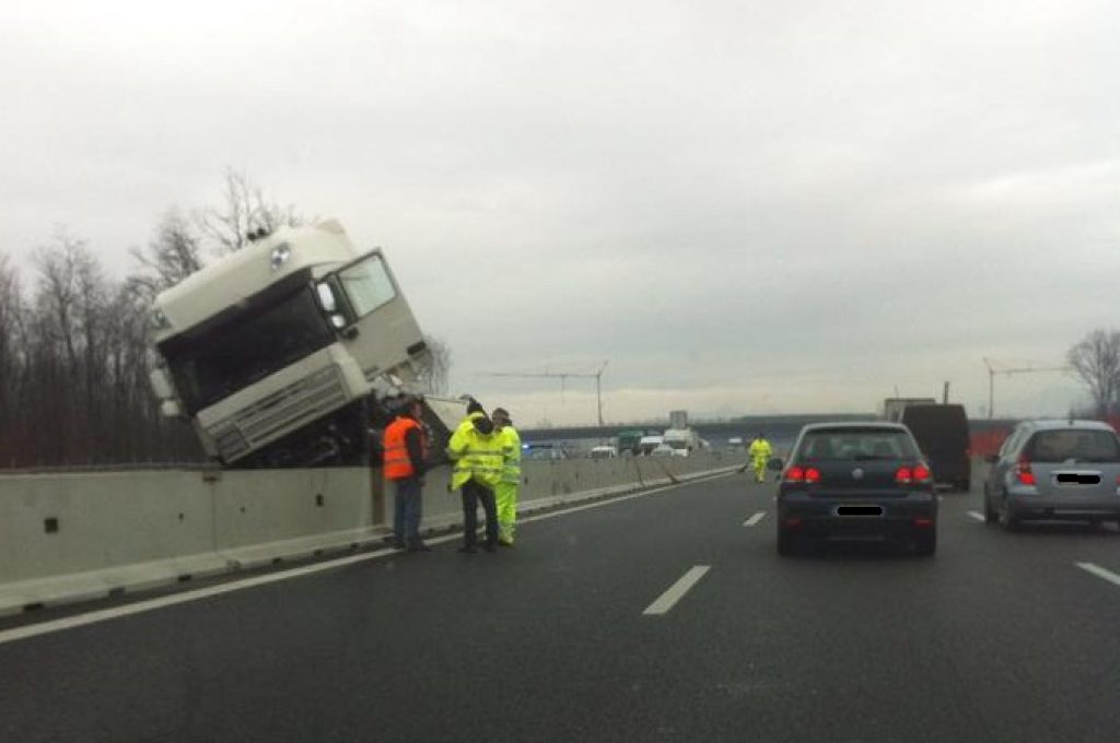 incidente-camion-spartitraffico