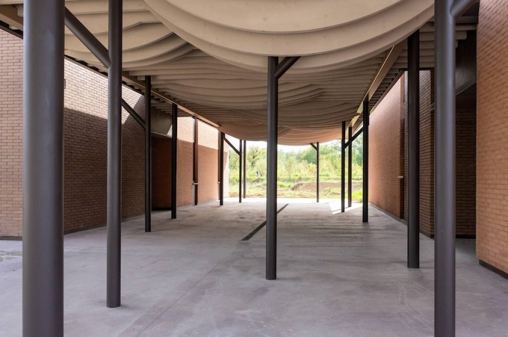 ingresso polo scolastico ponterio