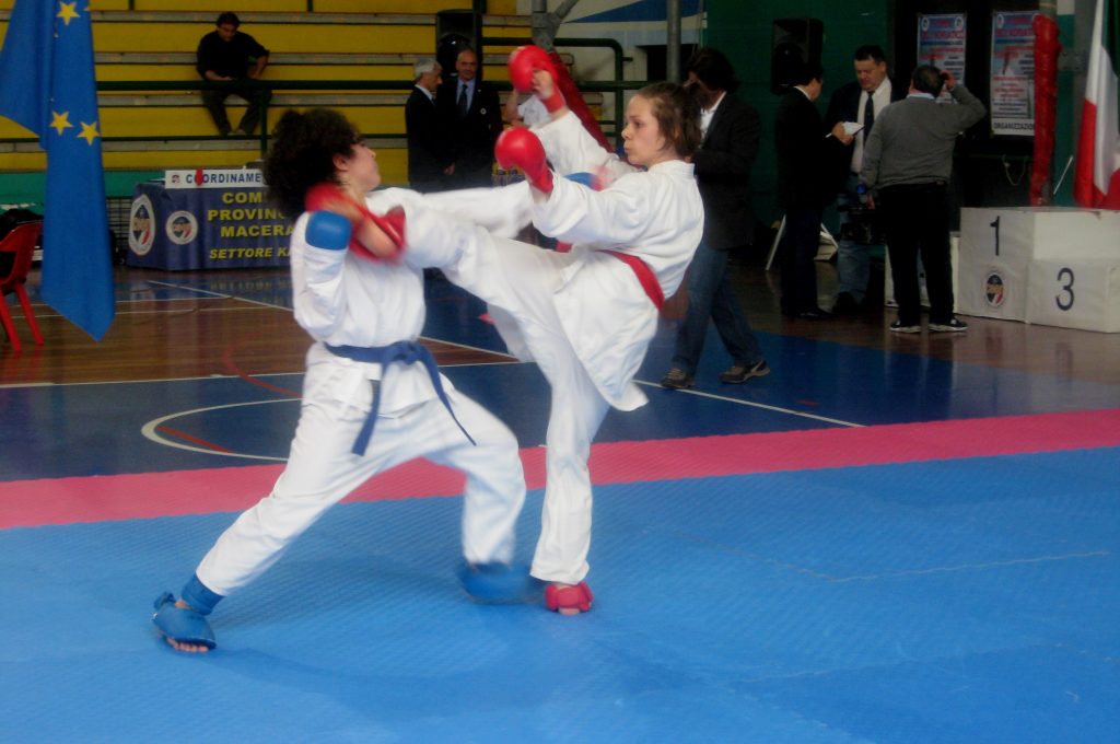 karate-fem