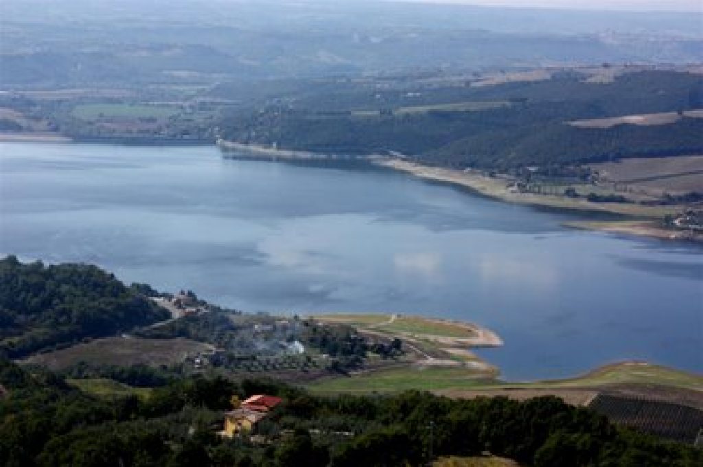 lago-corbara