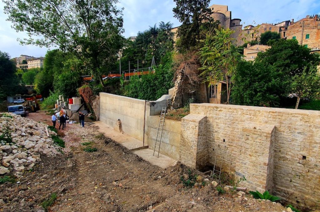 lavori mura urbiche todi