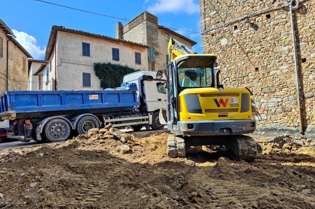 lavori piazza Cerqueto (4)