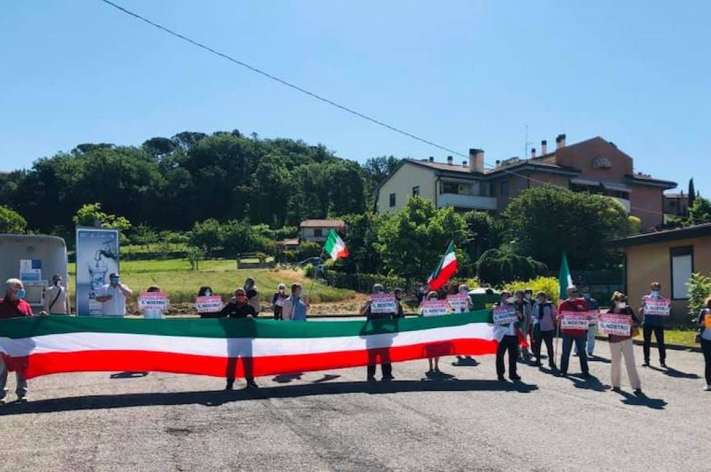 manifestazione ospedale pantalla