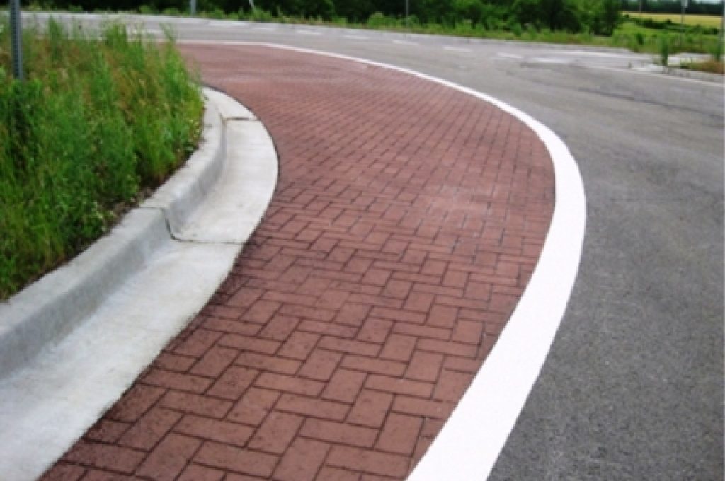 marciapiede-in-asfalto-stampato