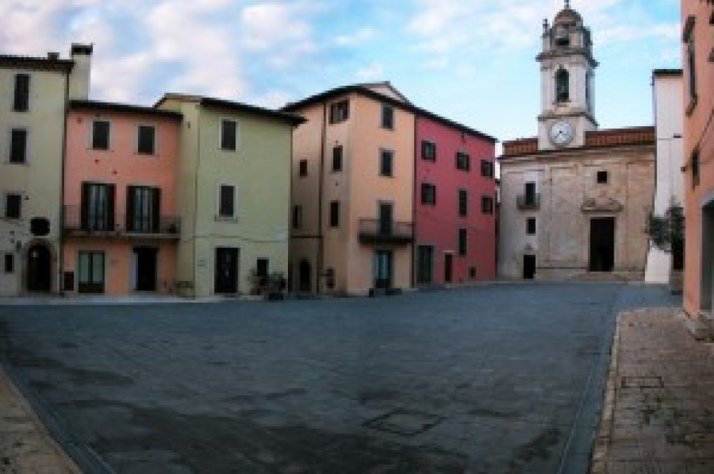 massa-martana-centro-e-chiesa-san-felice