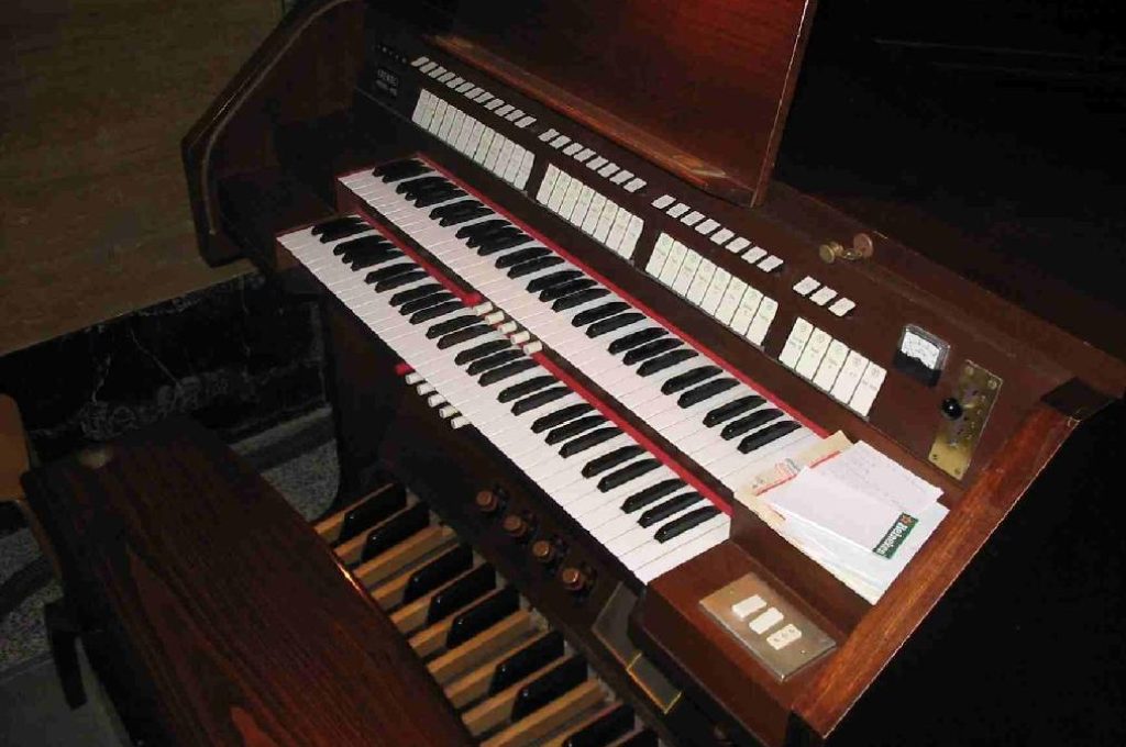 organo-tastiera