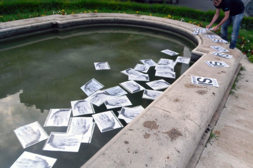 perugia-.fontana-con-volantini